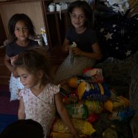 Alimente pentru Casandra, Laura si familia lor, din darurile voastre